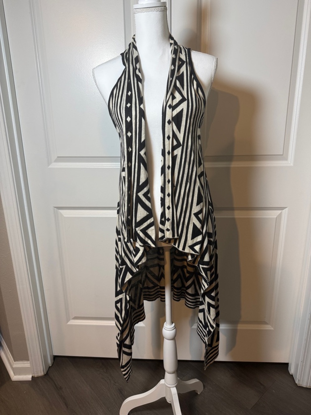 Ark & Co Black and Cream Geometric Halter Duster Vest